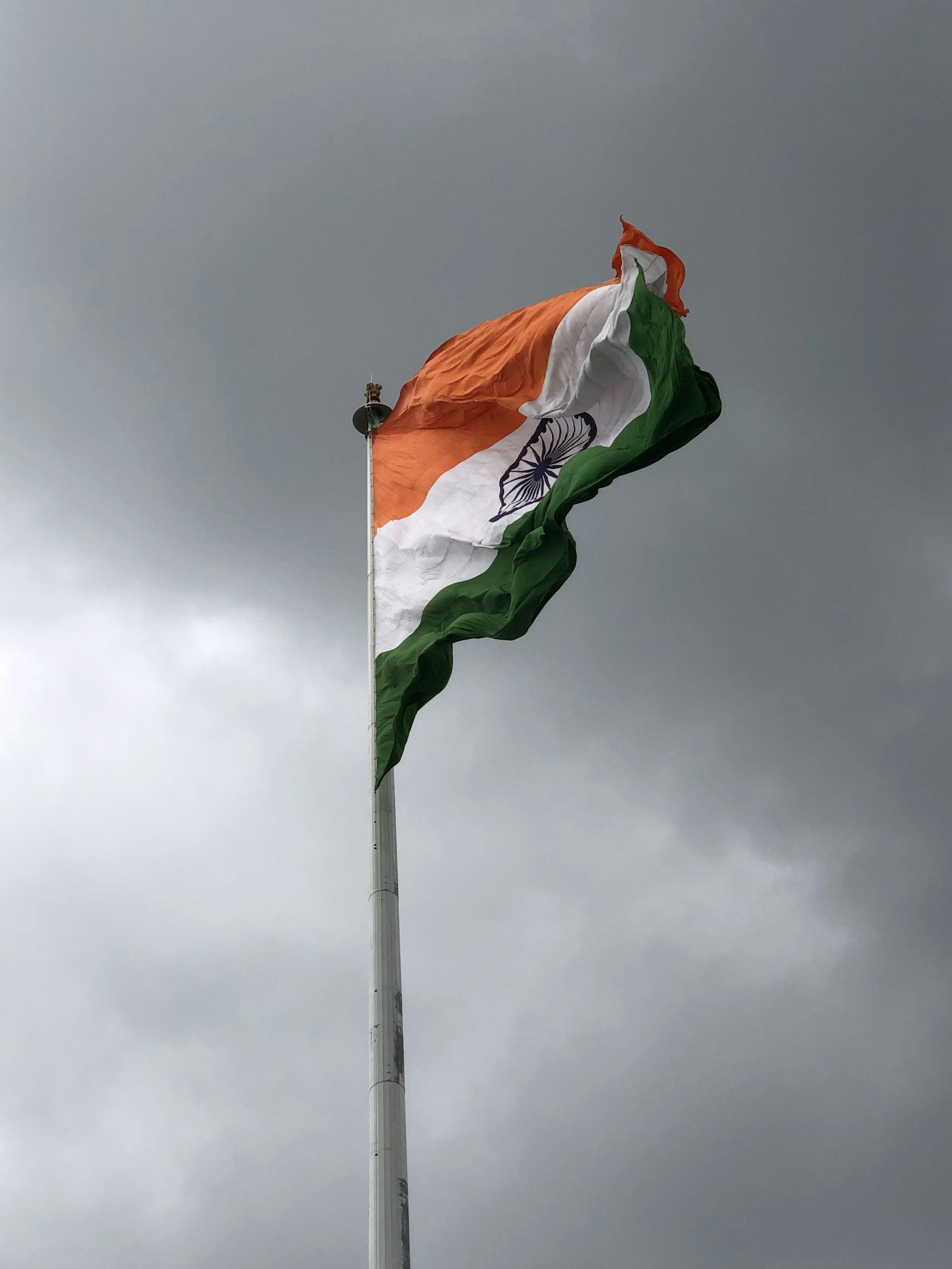 Indian flag representing MeitY's regulatory hold on the WhatsApp usernames feature in India