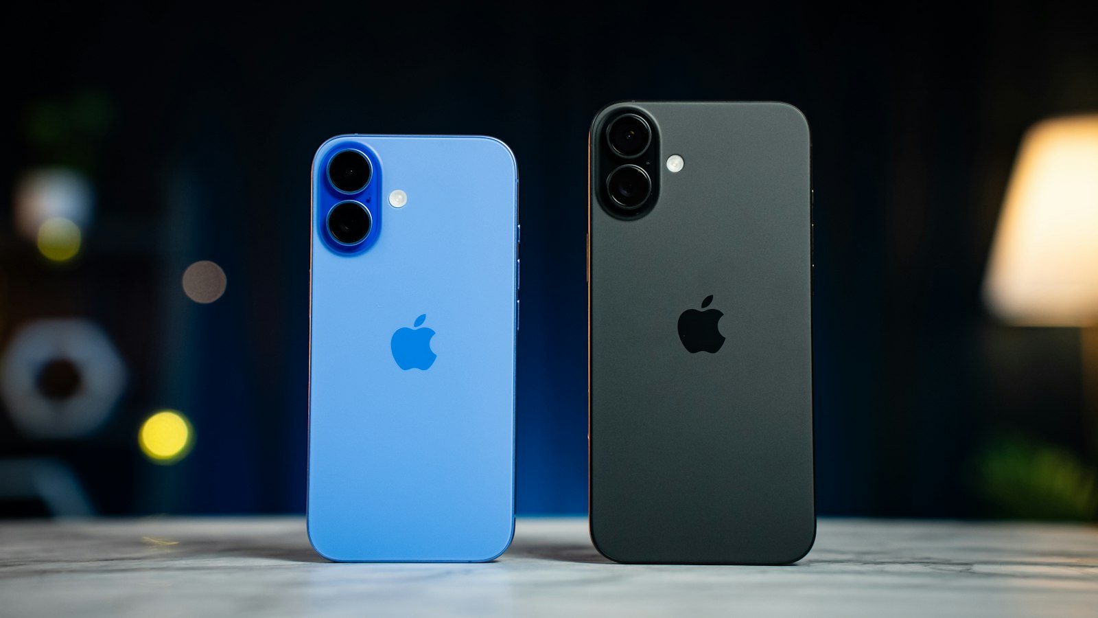 Two iPhones side by side on a table, illustrating how to file an Apple Siri settlement claim for each eligible device